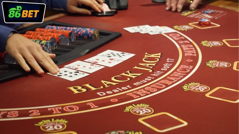 Vì sao nhiều người thắc mắc blackjack 86BET có dễ thắng không?